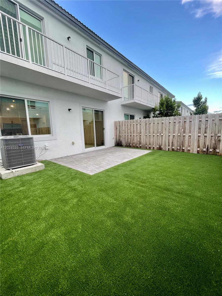 MIAMI LAND AND DEVELOPMEN - Residential Lease
