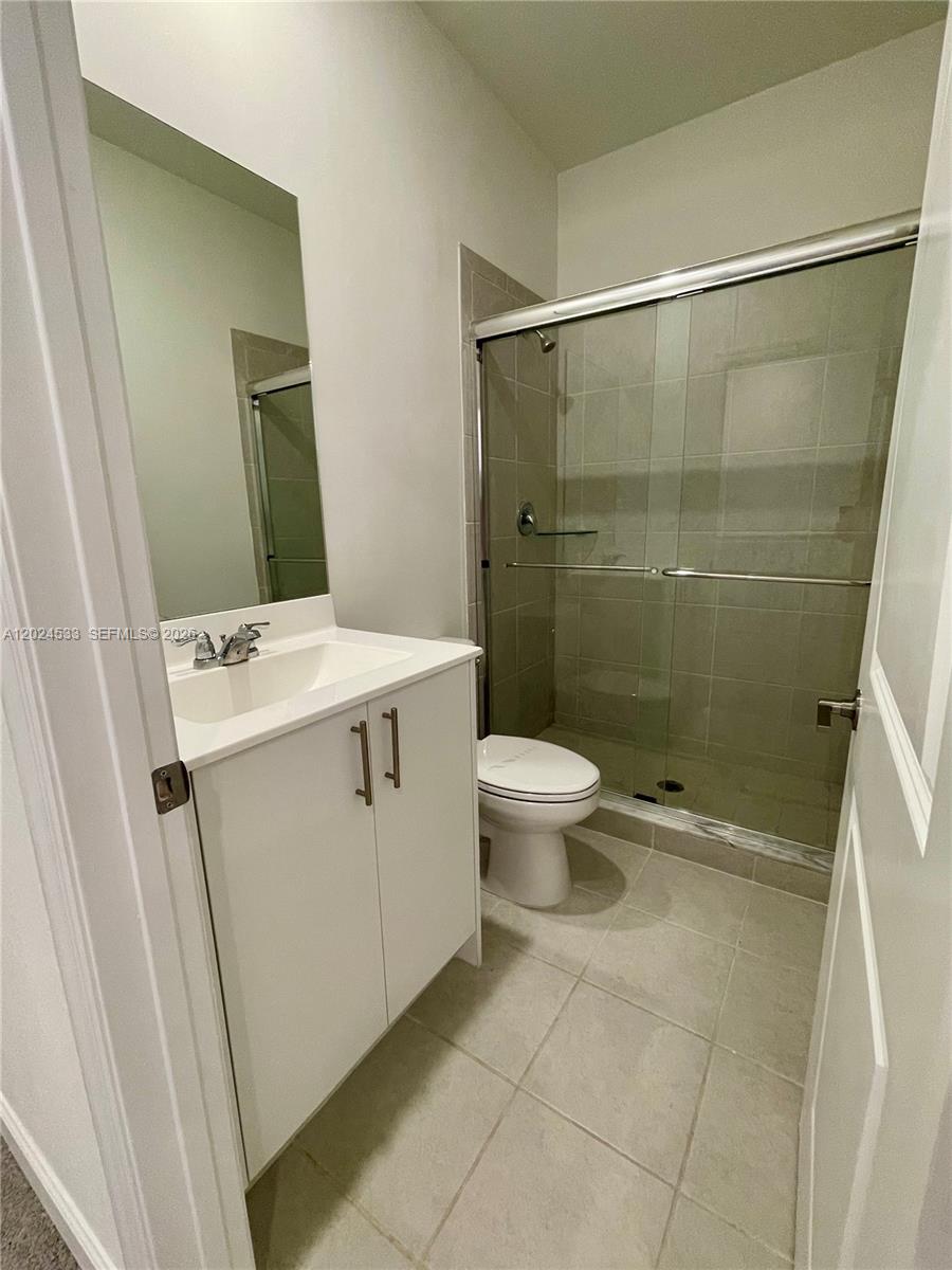 MIAMI LAND AND DEVELOPMEN - Residential Lease