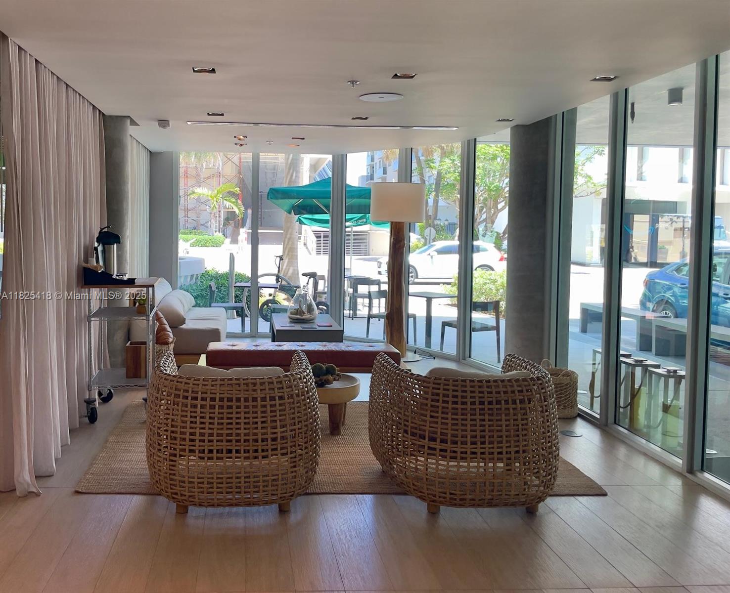 6080 Collins Ave 506