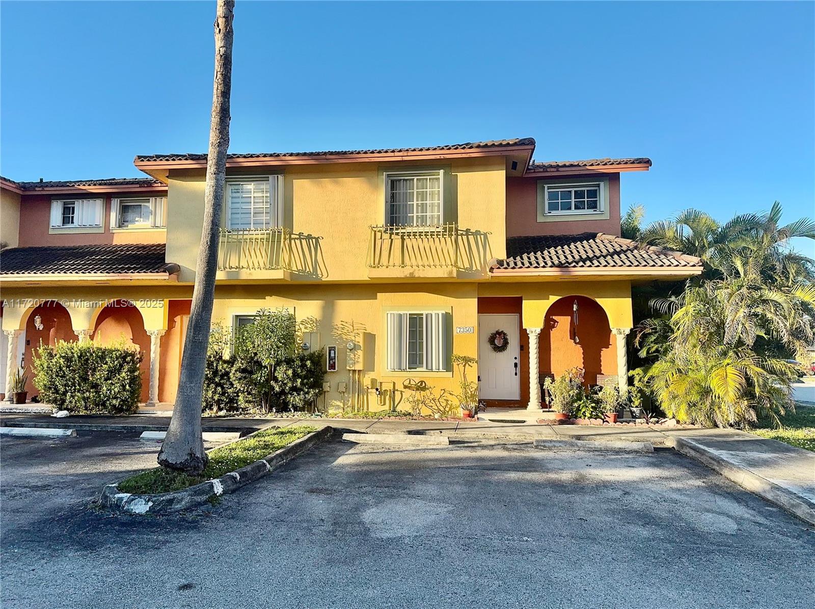 7350 Sw 152nd Ave 111, Miami, Broward County, Florida - 3 Bedrooms  
2 Bathrooms - 