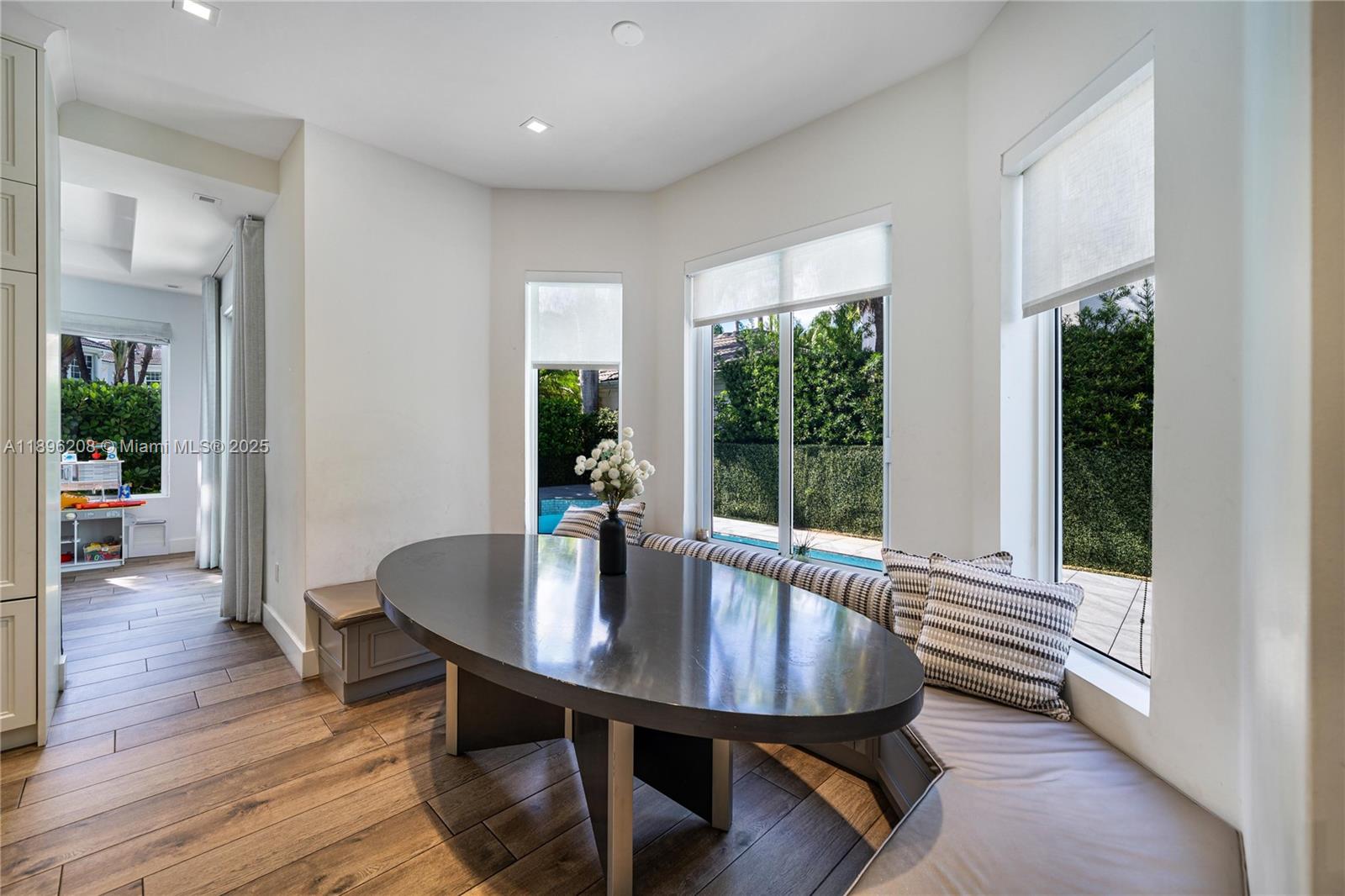 AVENTURA ESTATES - Residential