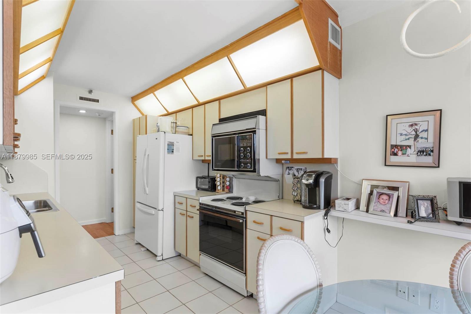 MARINA TOWER CONDO - Residential