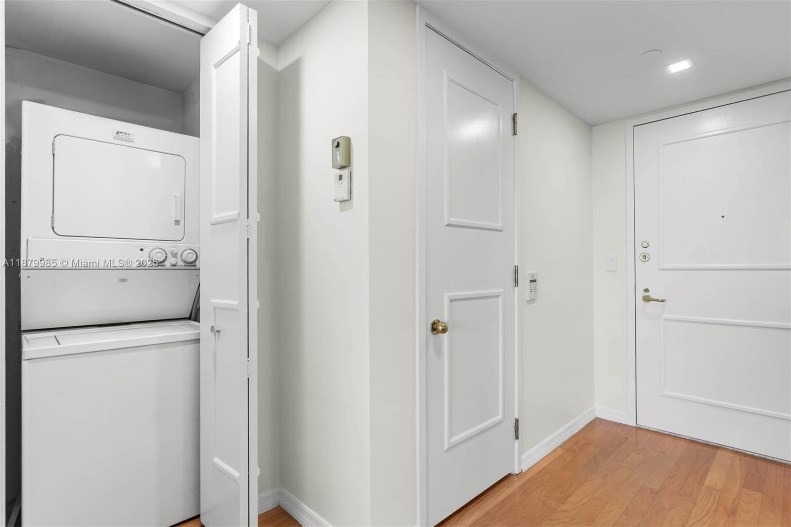 MARINA TOWER CONDO - Residential