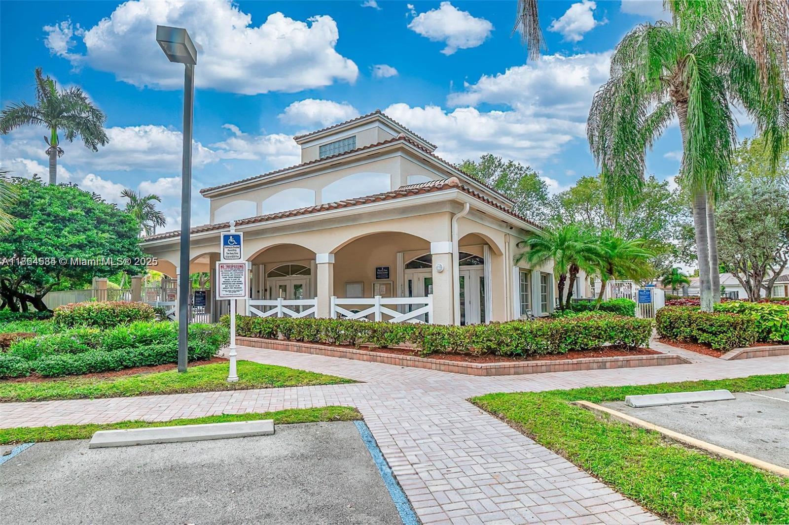 REGENCY LAKES AT COCONUT - Residential