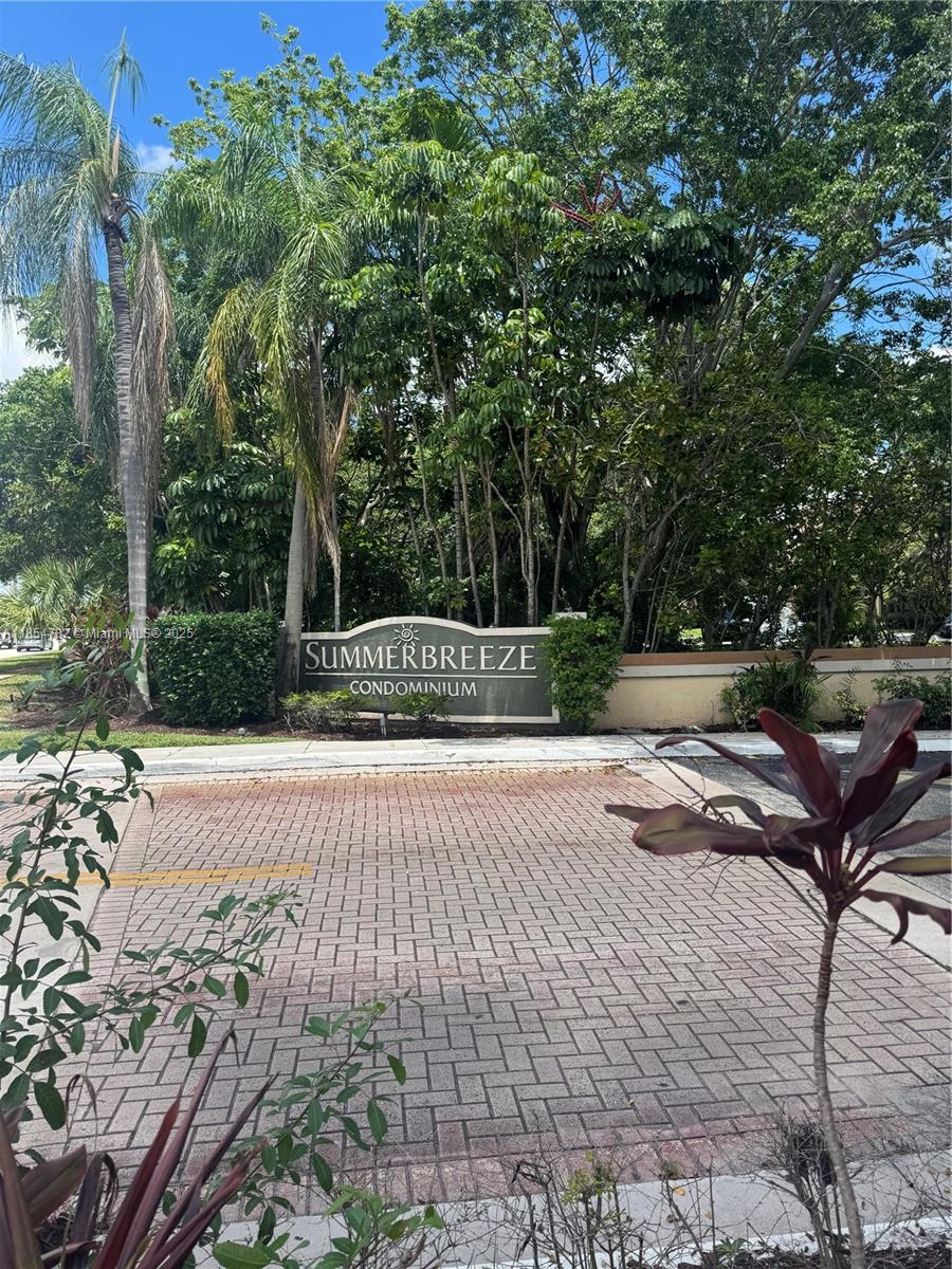 Don't miss this lovely ground-floor unit located just minutes from major highways, shopping centers, and the famous Sawgrass Mills Mall. Enjoy the convenience of an in-unit washer and dryer, making laundry day a breeze. This well-maintained home offers comfortable living in a highly accessible area — perfect for commuters and shoppers alike! HOA requires minimum 650+ credit score. All ages are welcome.