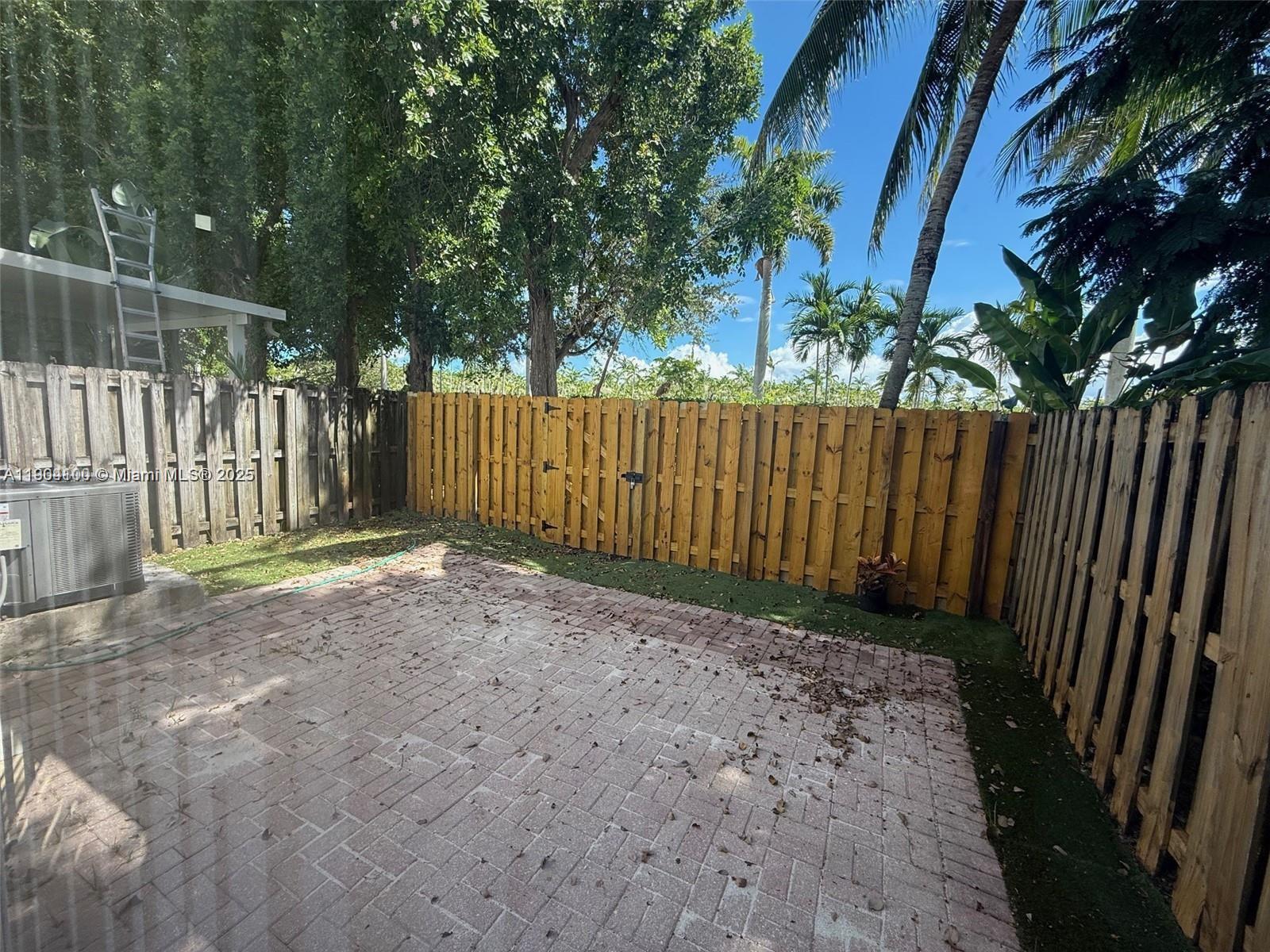 FLORIDIAN ISLES SOUTH - Residential Lease