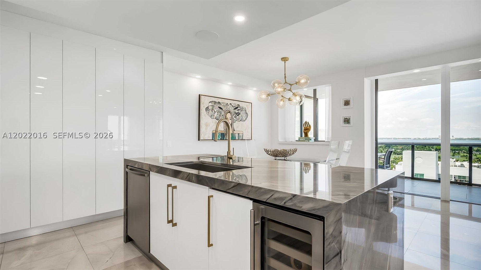 5875 Collins Ave 1807