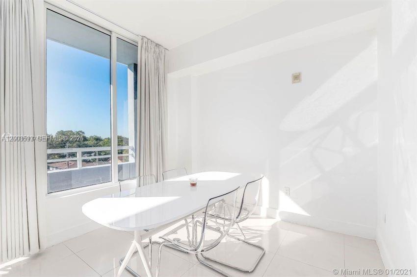 COCOSTYLE @ 3250 GRAND AV - Residential Lease