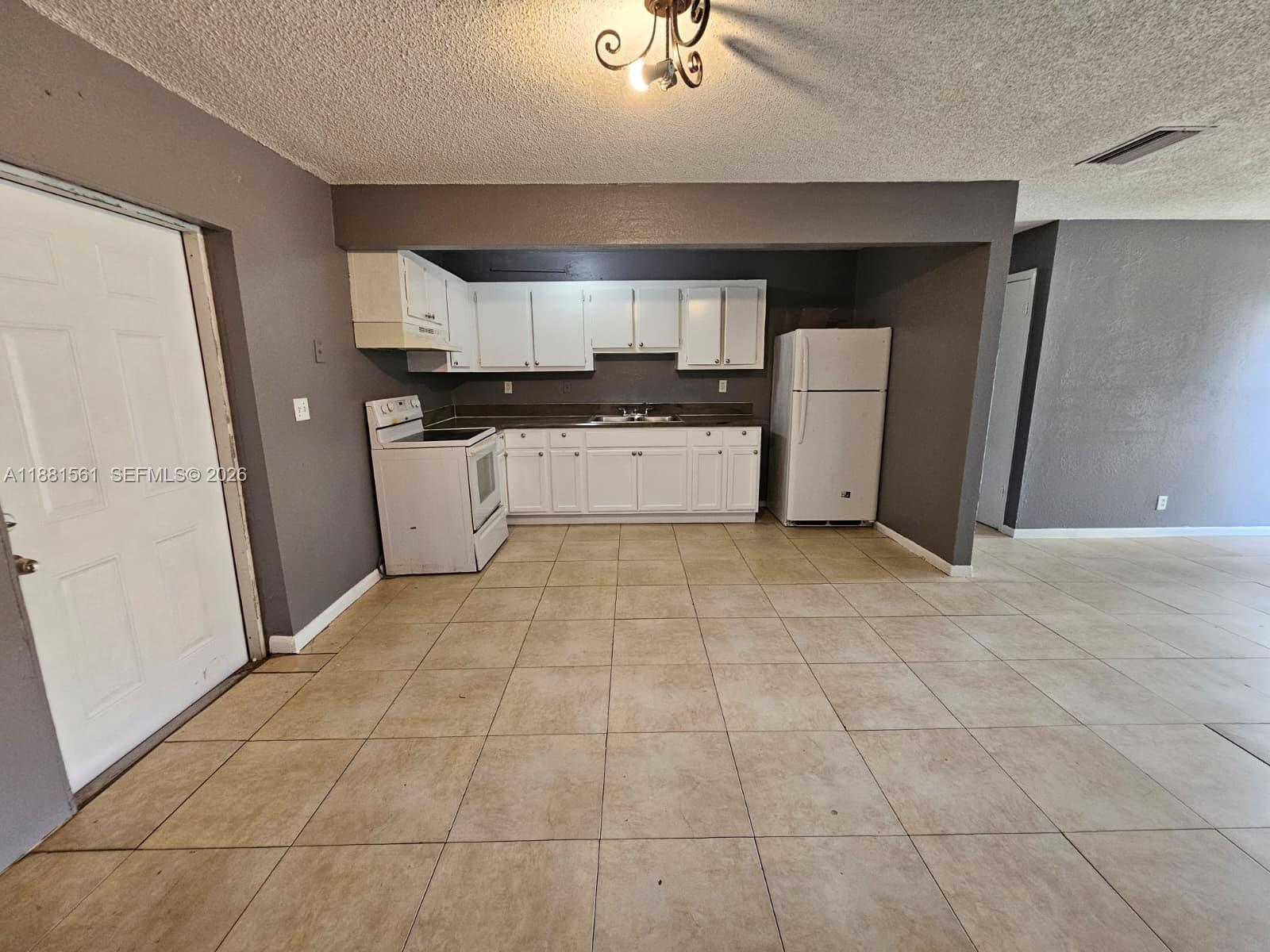 NORTH LAUDERDALE VILLAGE - Residential