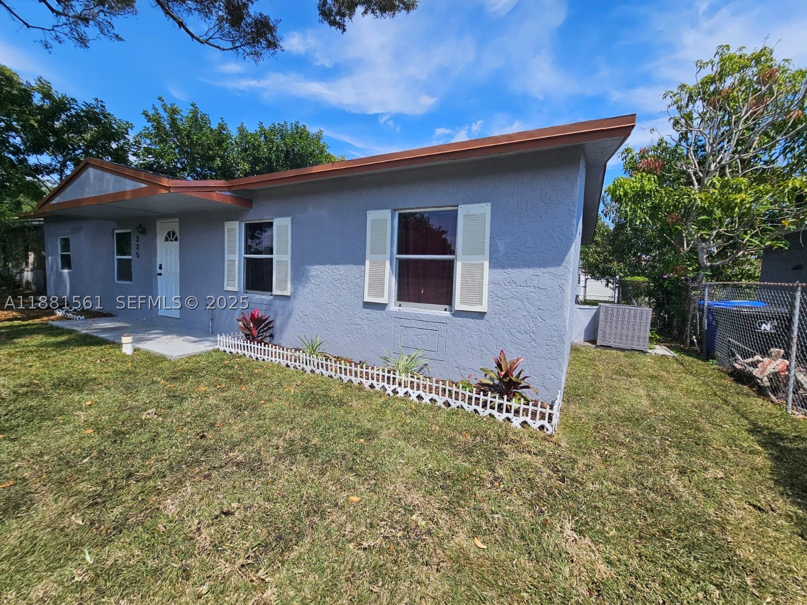 325 SW 80th Ter, North Lauderdale FL 33068