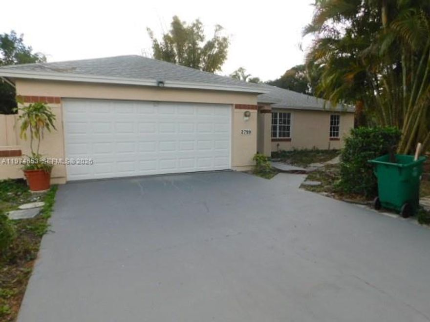 Well kept house 4/2, 2 car garage, situated on a spacious, nearly one acre lot. (30,963 sq. ft) Plenty of space for a pool and gardening. Easy to show. Seller shall designate Closing Agent and pay for Owner's Policy and Charges. Very well located. Close to everything (I-95, Turnpike etc.) Call the listing agent for appointments. Motivated Seller