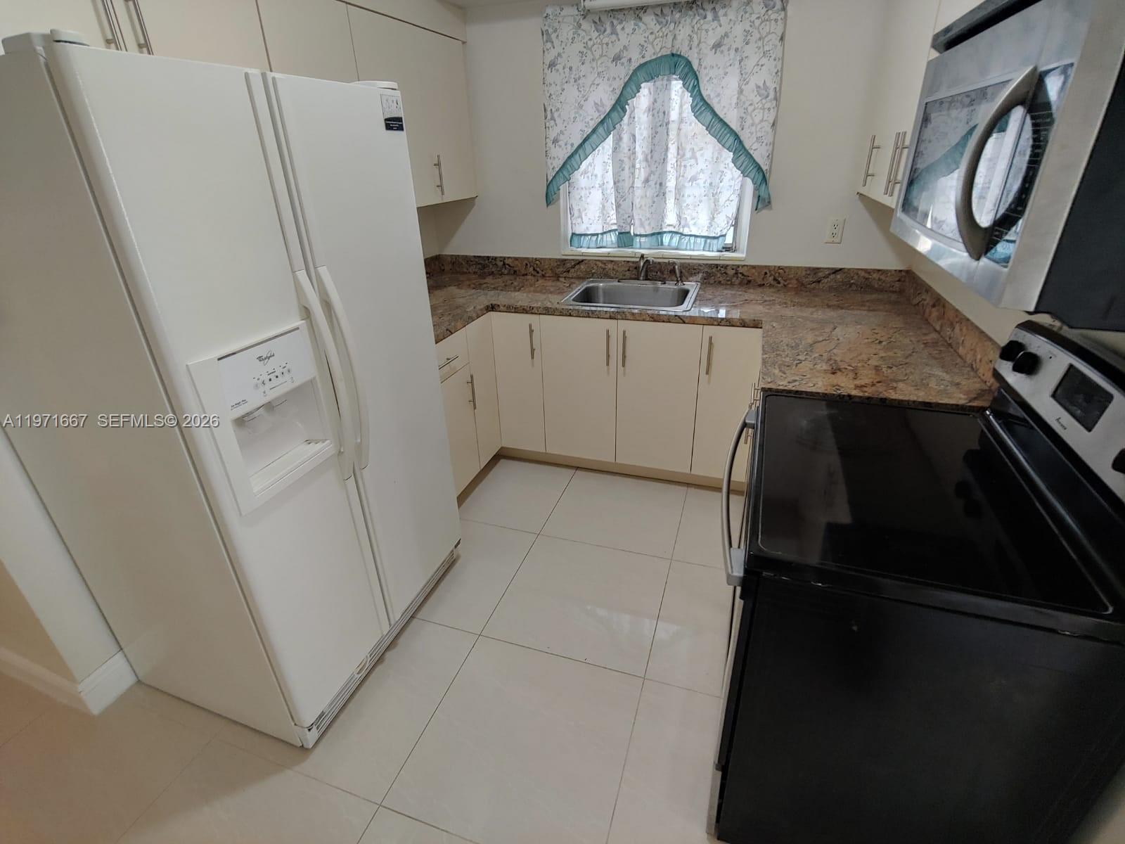 ARCH CREEK ESTS - Residential Lease