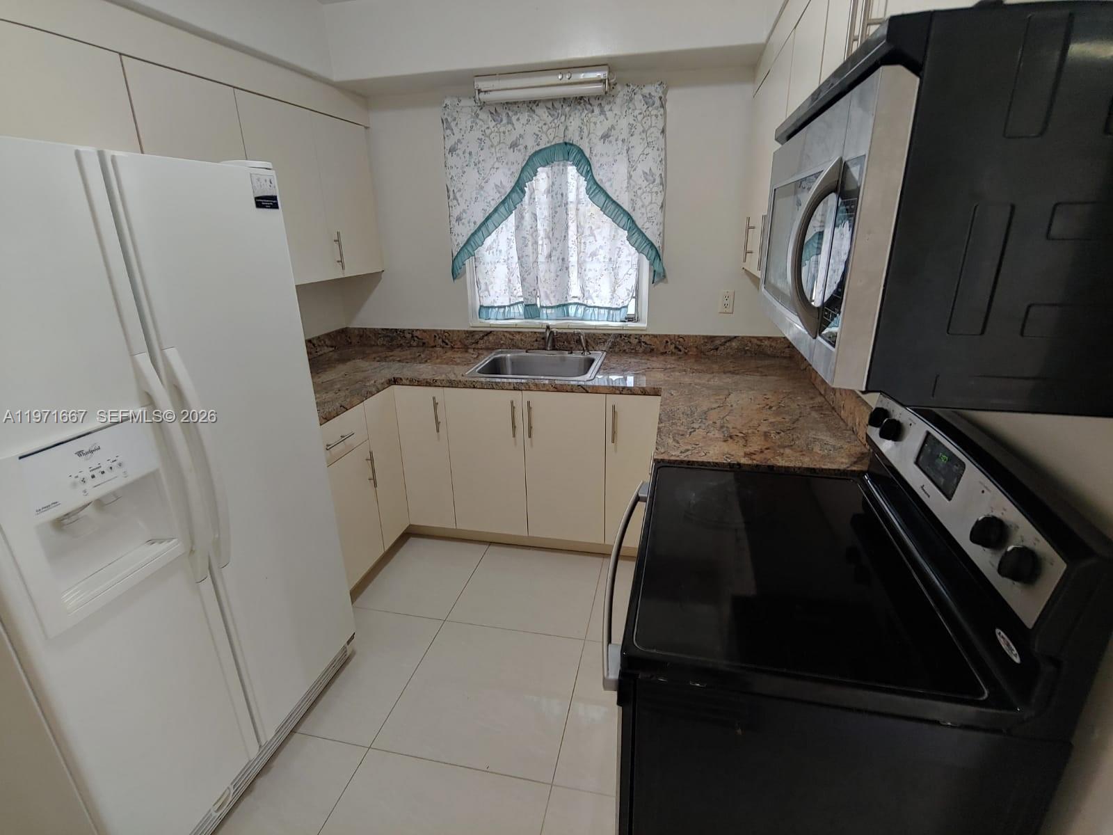 ARCH CREEK ESTS - Residential Lease