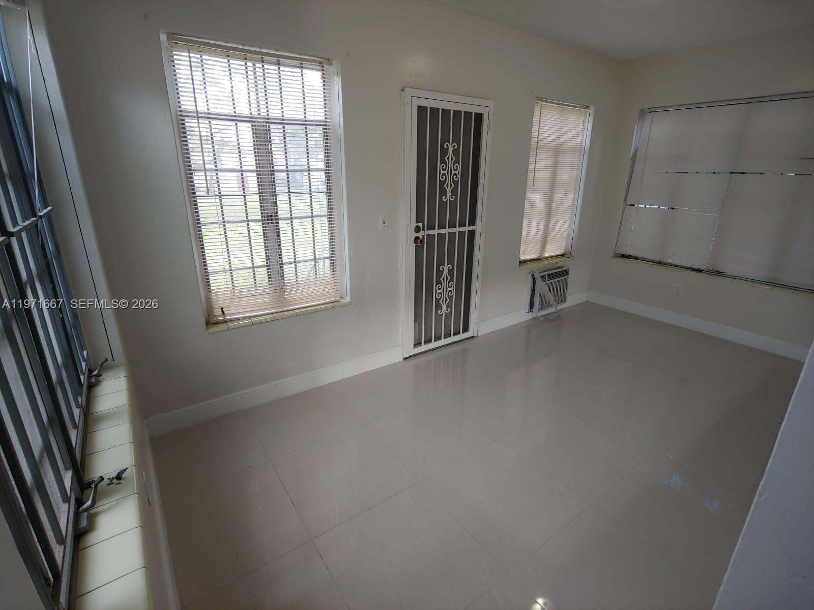 ARCH CREEK ESTS - Residential Lease