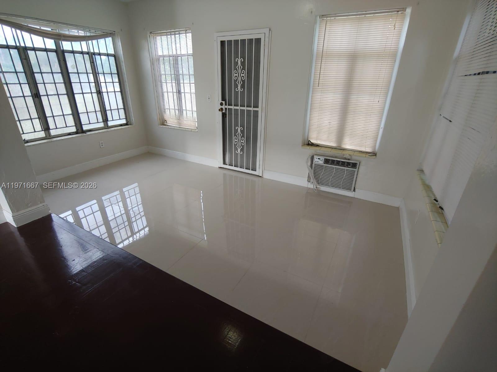 ARCH CREEK ESTS - Residential Lease