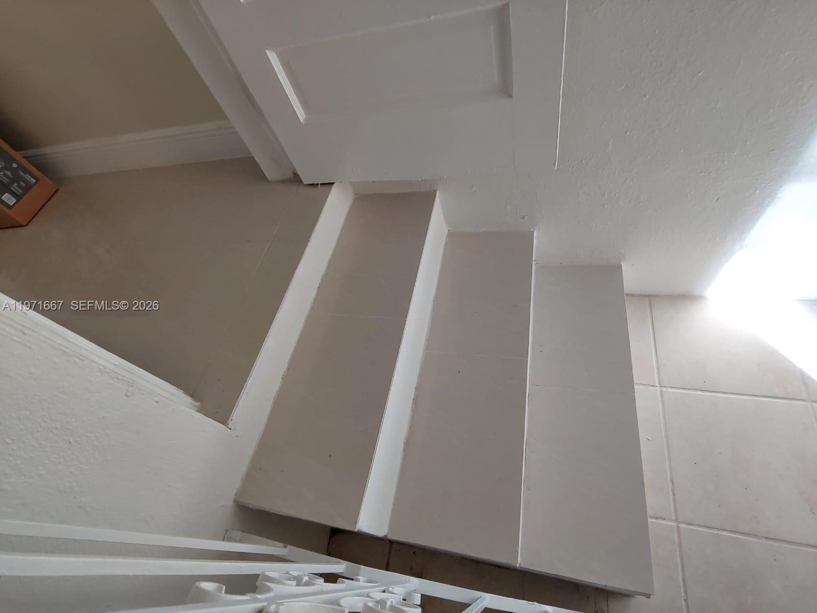 ARCH CREEK ESTS - Residential Lease