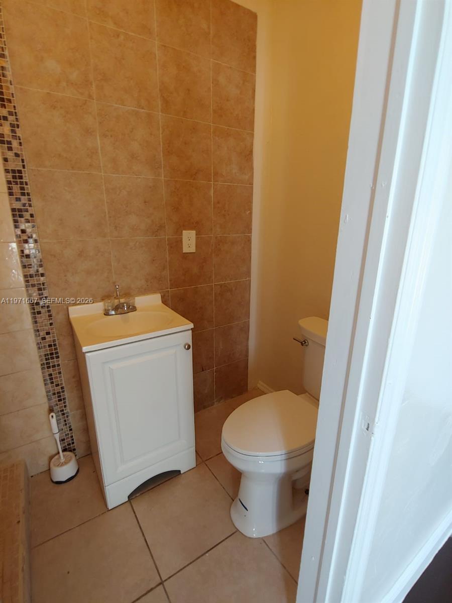 ARCH CREEK ESTS - Residential Lease