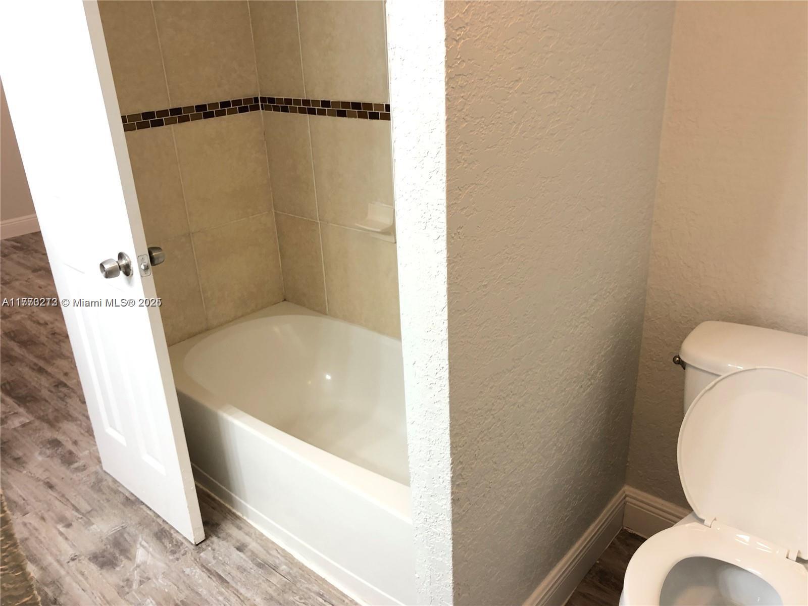 CROSS CREEK CONDO - Residential Lease