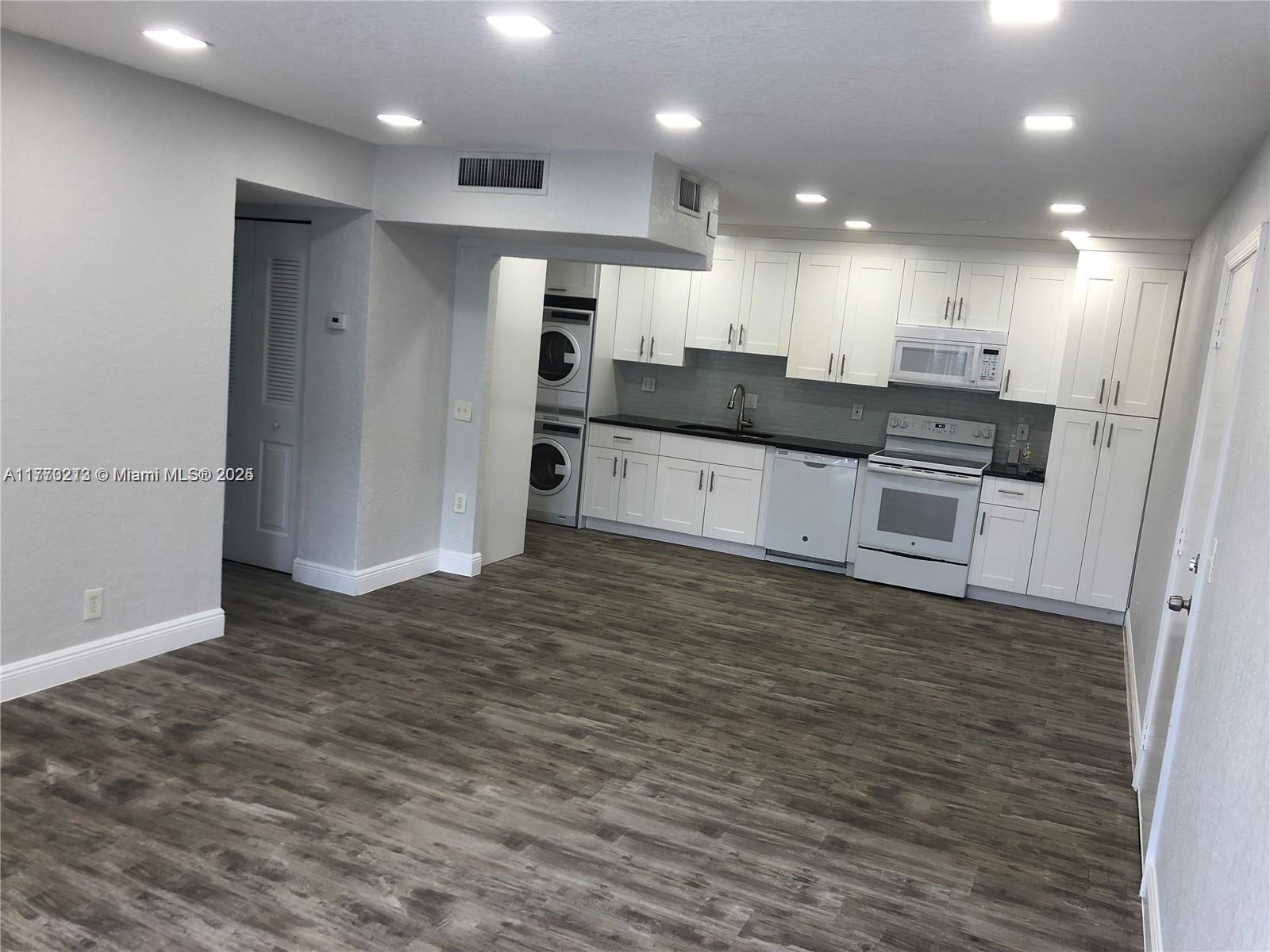 CROSS CREEK CONDO - Residential Lease