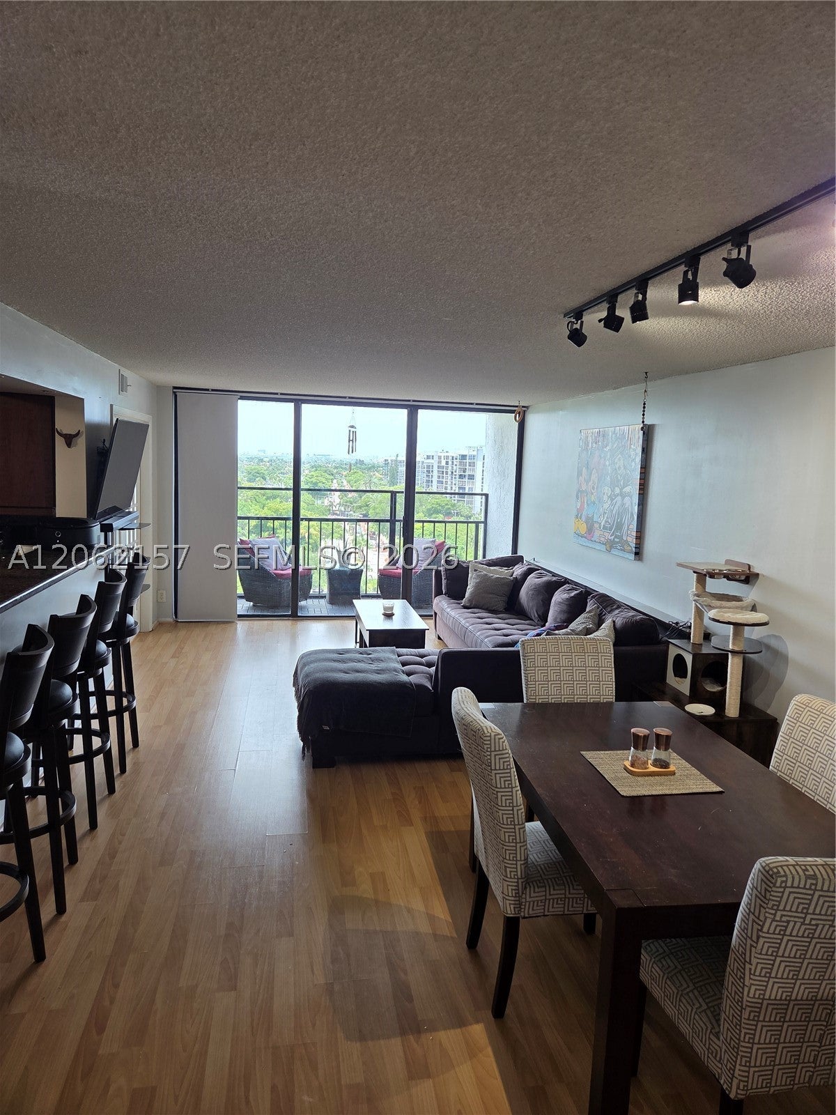 200 Leslie Dr 1029