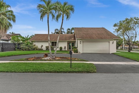 Photo of 741 SW 100th Ter, Pembroke Pines, FL 33025 (MLS # A12077232)