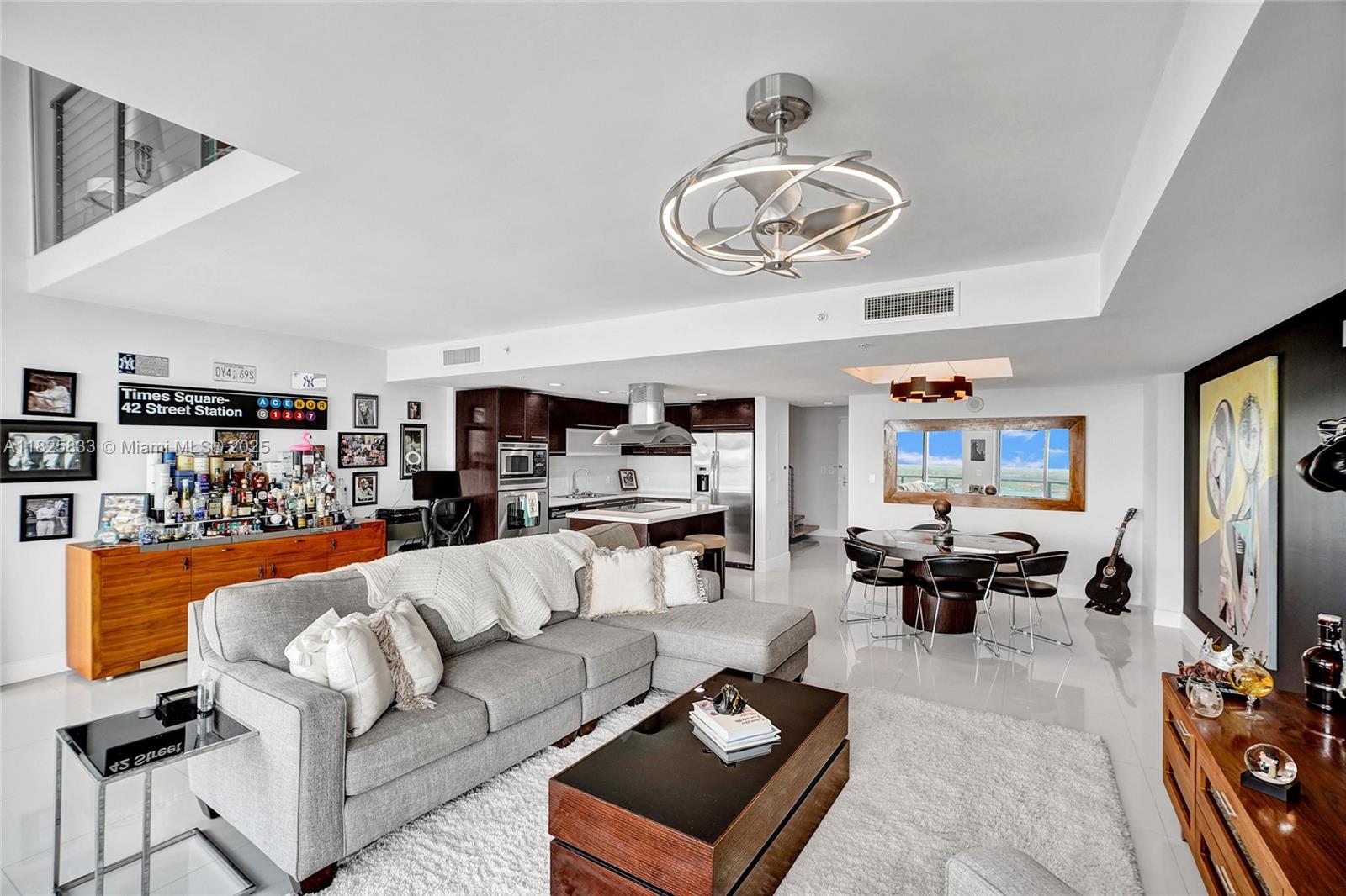 ELOQUENCE ON THE BAY COND - Residential