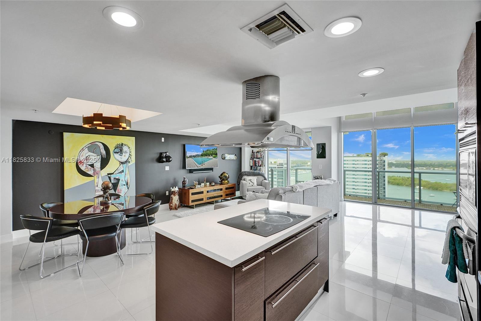 ELOQUENCE ON THE BAY COND - Residential