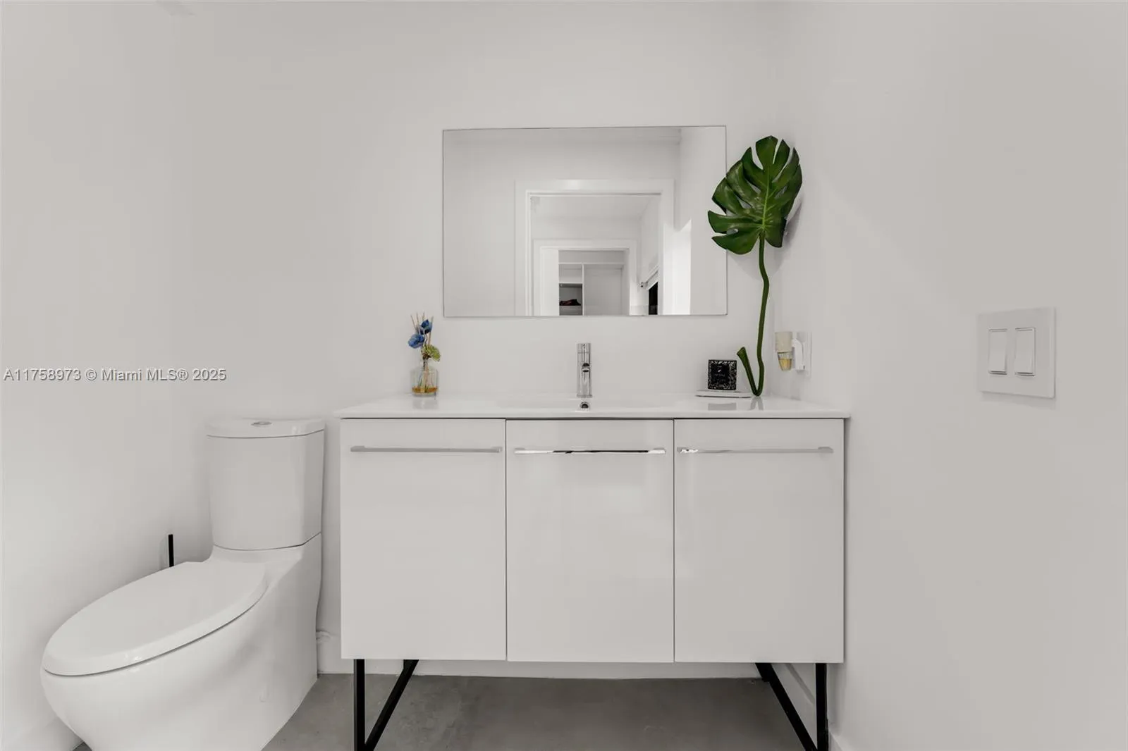 Coral Gables, Florida 33146, United States, 4 Bedrooms Bedrooms, ,5 BathroomsBathrooms,Residential,Active,84211