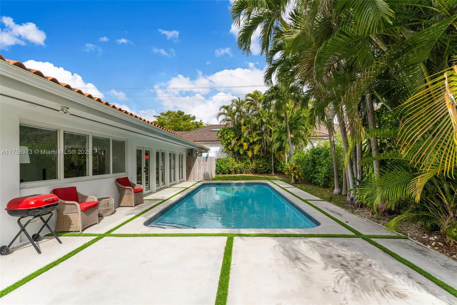 Coral Gables, Florida 33146, United States, 4 Bedrooms Bedrooms, ,5 BathroomsBathrooms,Residential,Active,84211