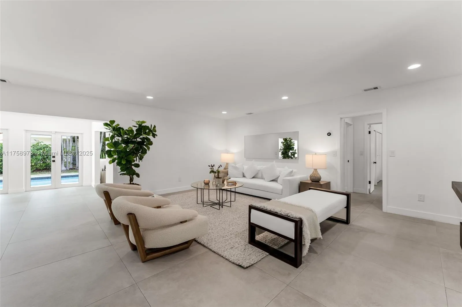 Coral Gables, Florida 33146, United States, 4 Bedrooms Bedrooms, ,5 BathroomsBathrooms,Residential,Active,84211