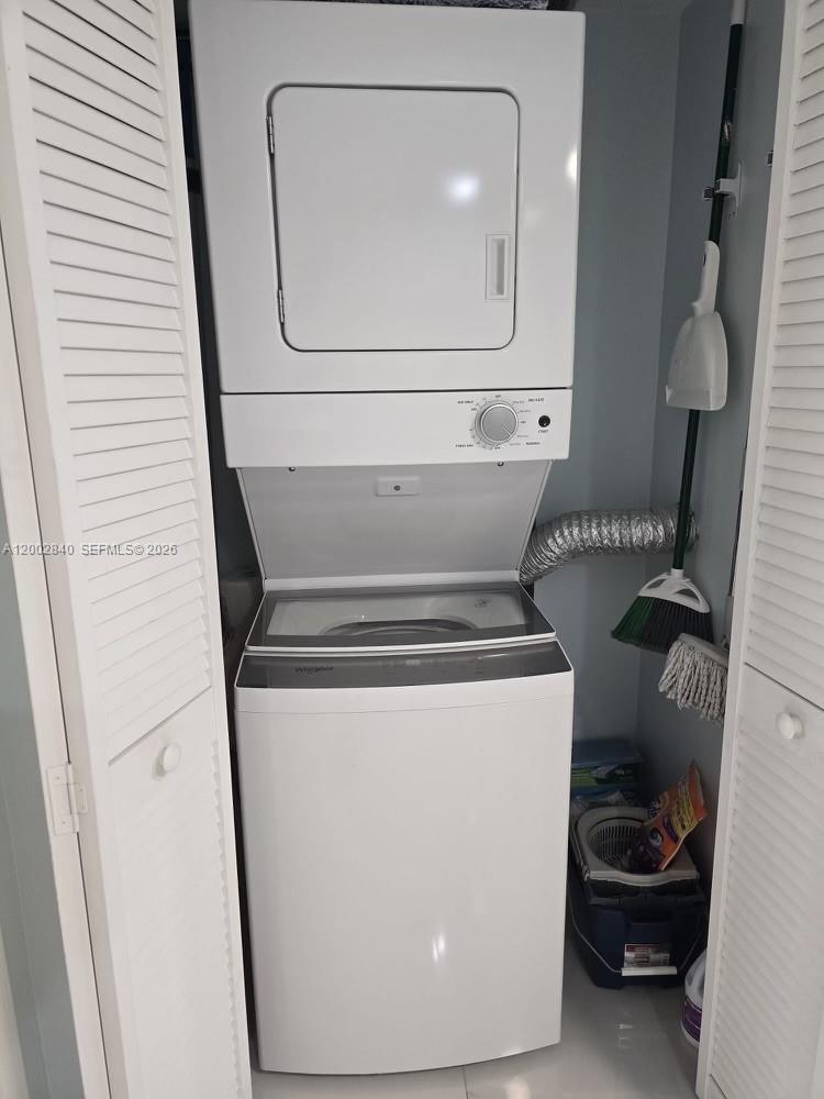 LAS OLAS BY THE RIVER CON - Residential Lease