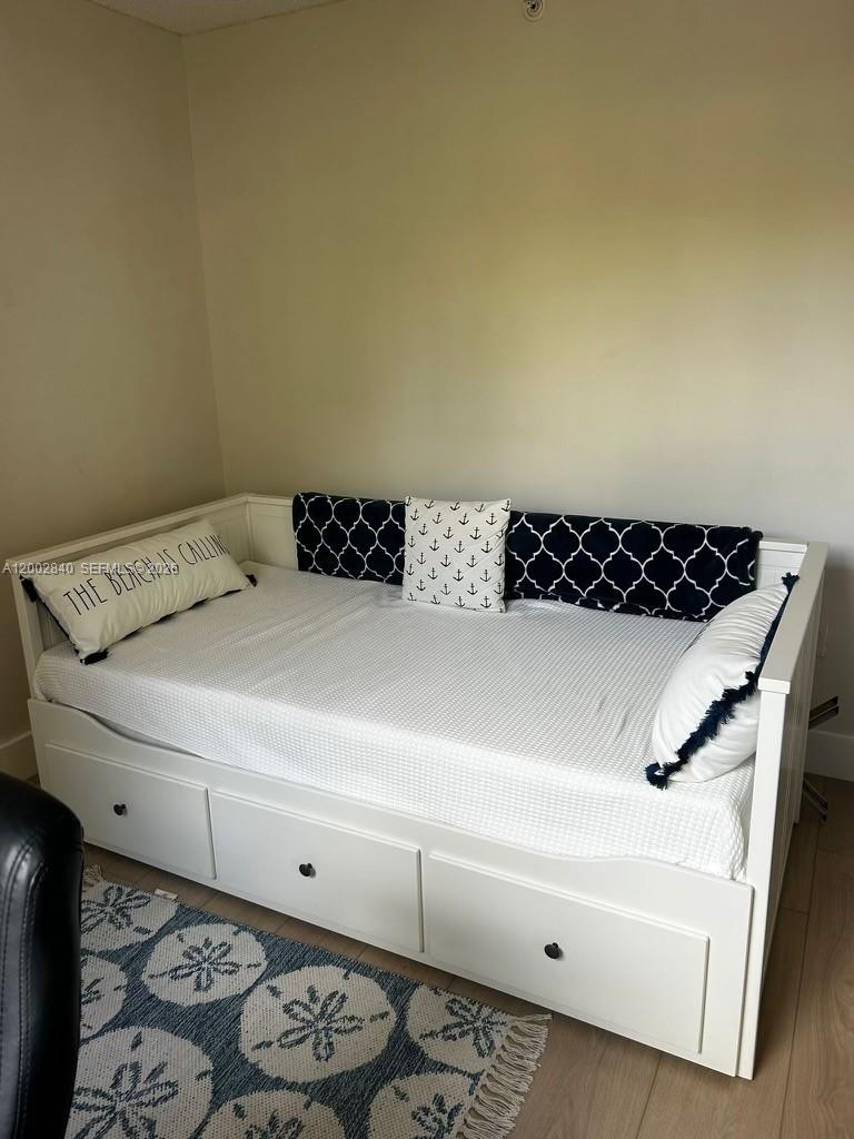 LAS OLAS BY THE RIVER CON - Residential Lease