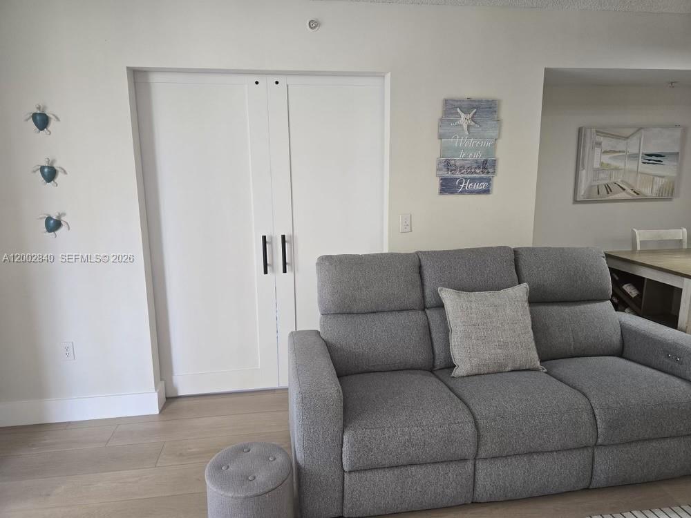 LAS OLAS BY THE RIVER CON - Residential Lease