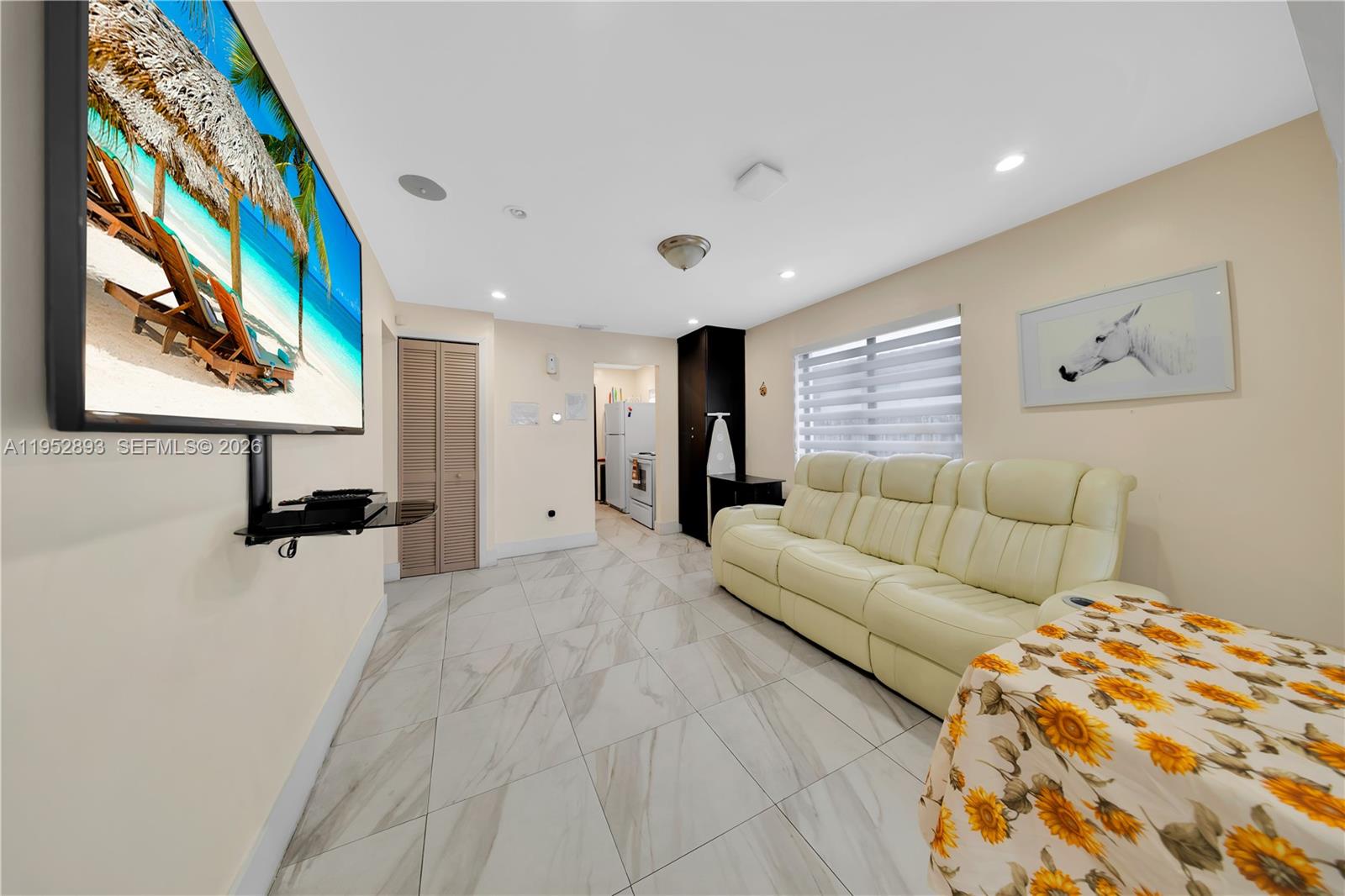 6TH ADDN TO HIALEAH - Residential Income