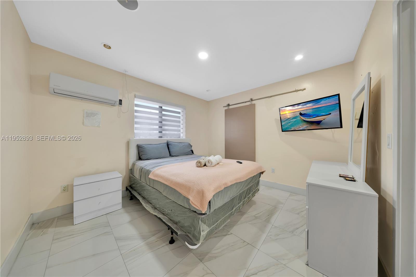 6TH ADDN TO HIALEAH - Residential Income