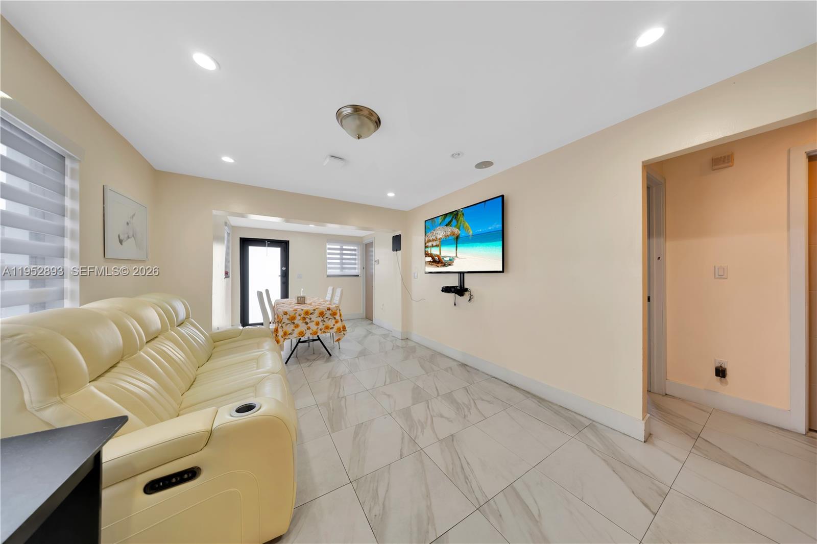 6TH ADDN TO HIALEAH - Residential Income