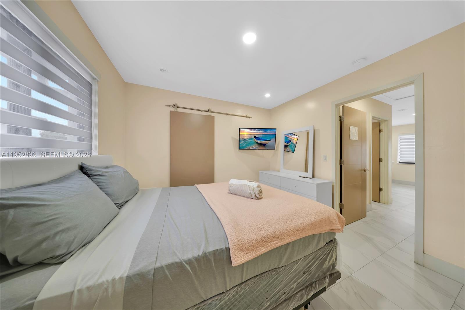 6TH ADDN TO HIALEAH - Residential Income