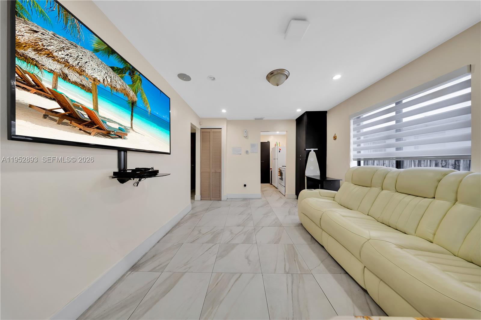 6TH ADDN TO HIALEAH - Residential Income