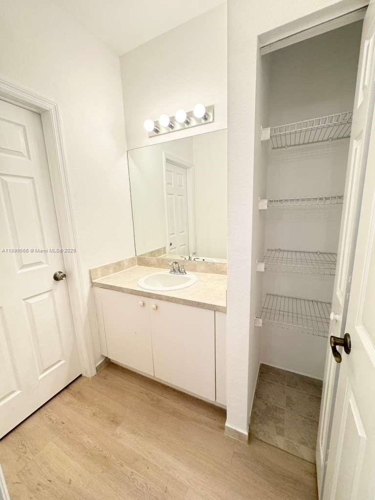 UNITED HOMES AT BELLA VIS - Residential Lease