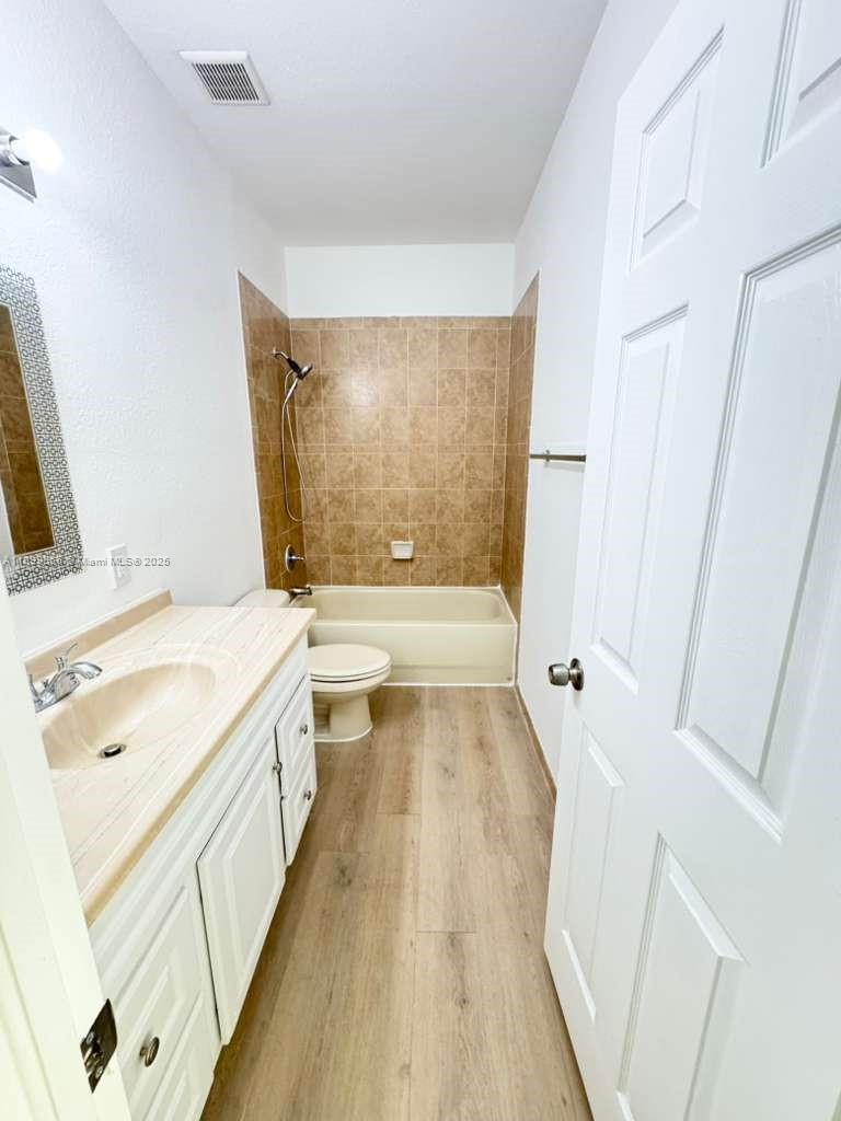 UNITED HOMES AT BELLA VIS - Residential Lease