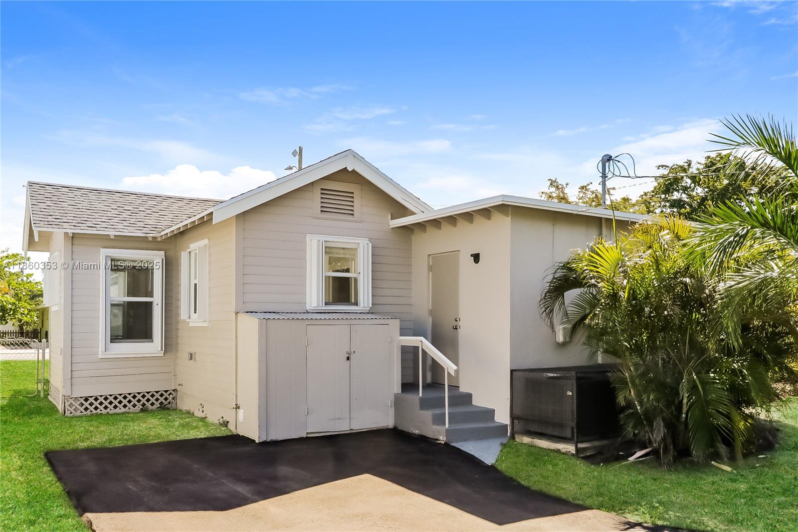 LAKE WORTH TOWN OF ADD 1 - Residential Lease