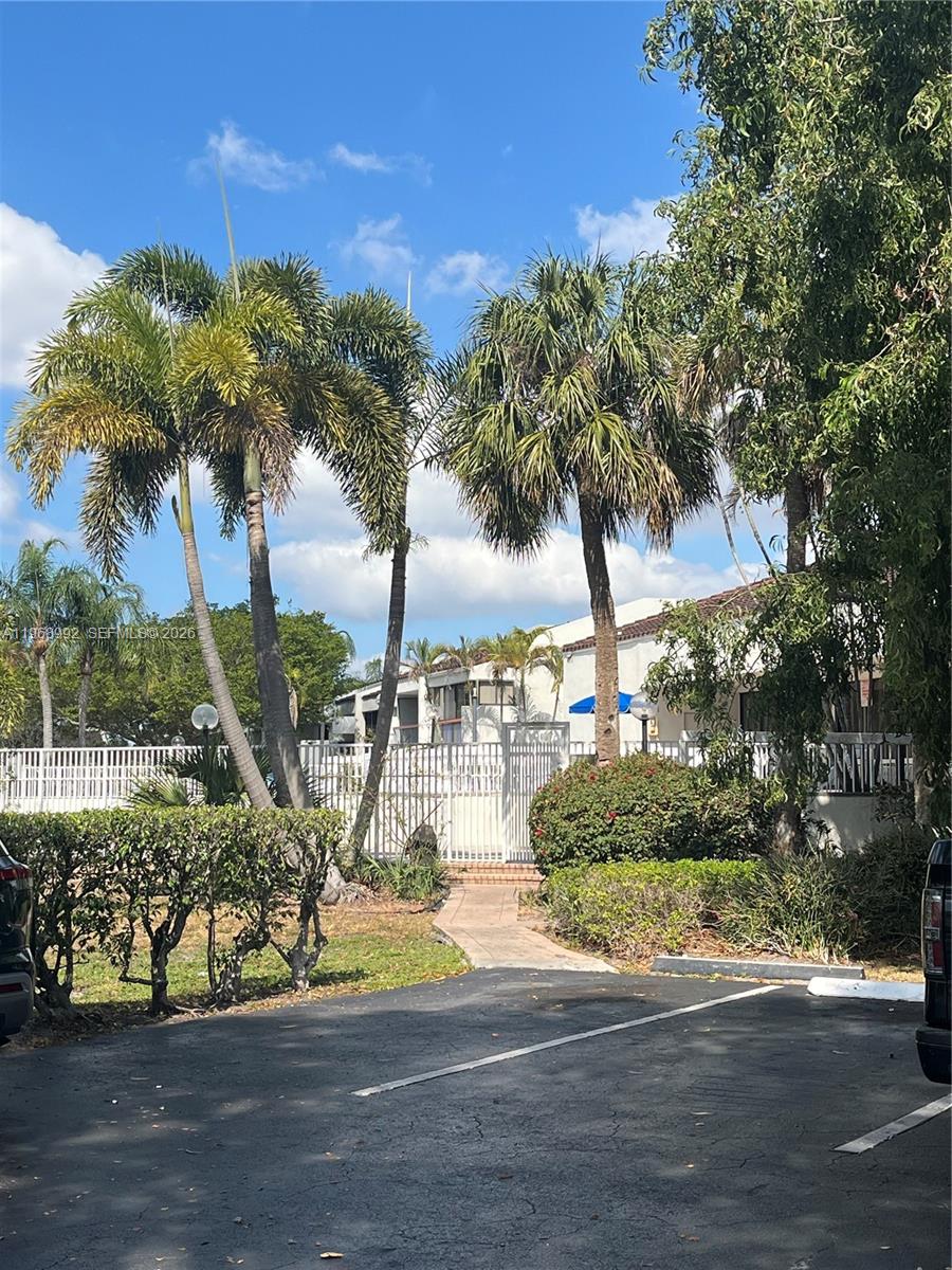 COURTS OF INVERRARY PHASE - Residential