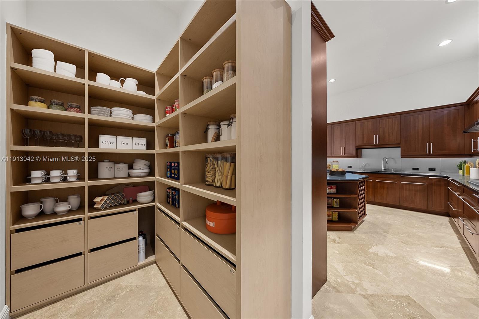 THREE ISLANDS 3RD SECTION - Residential