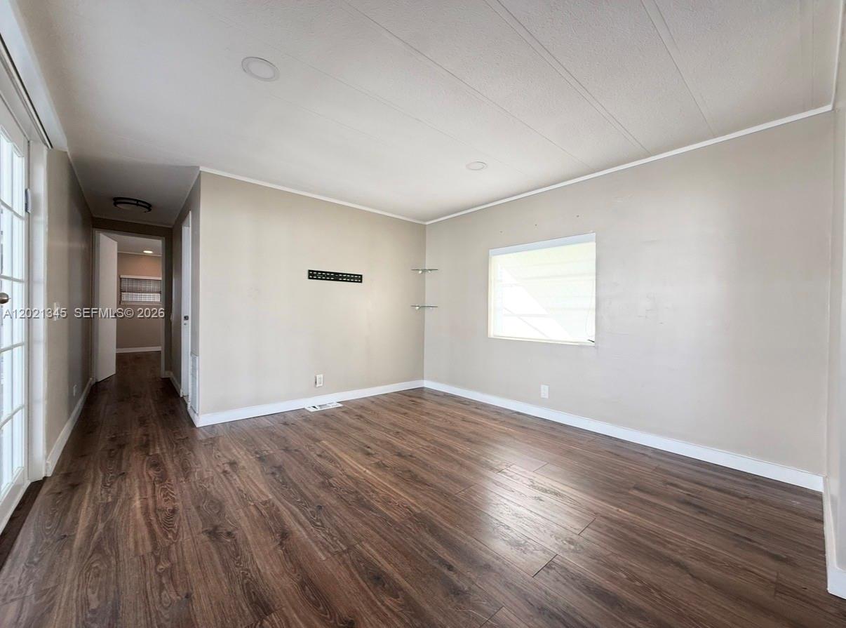 1332 S 33 AVE