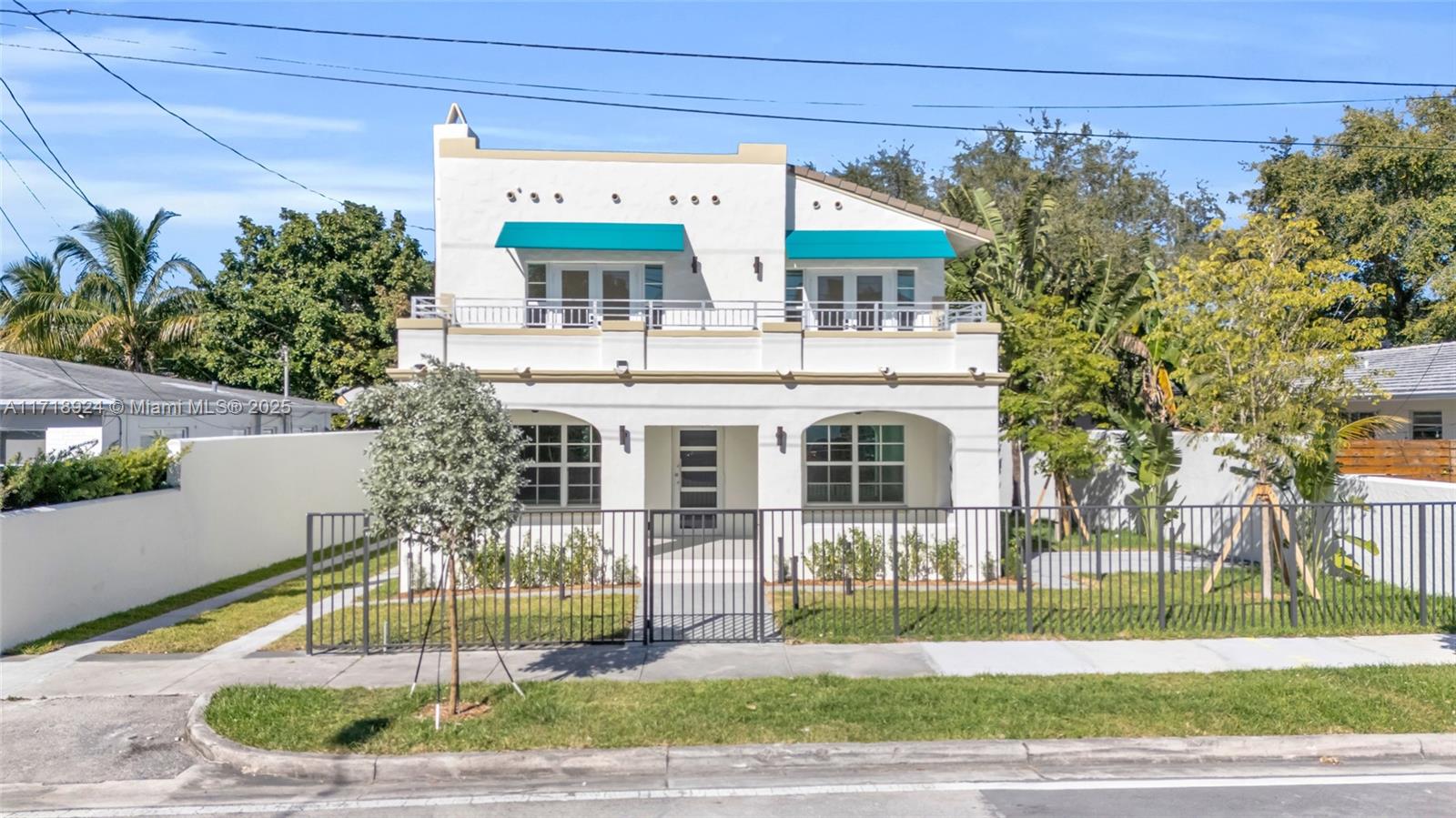 Historically designated, renovated building with 4 rooms and 2 restrooms located in the MiMo District of Miami with close proximity to Biscayne Blvd. Perfect for company office headquarters that receives client visits. Plenty of parking.
Offered at $8,000 per month on triple net lease terms. Tenant to pay utilities, taxes & insurance.
Zoned T-5L: allowed uses range from office to "medium retail". The 7,200 SF lot features paved rear-parking suitable for employees & clientele.
This property is completely renovated and ADA compliant, offering its tenants & clients a turn-key experience with luxury finishes and attractive landscaping.