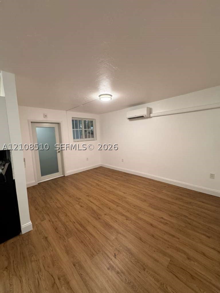 160 NE 55th St 11