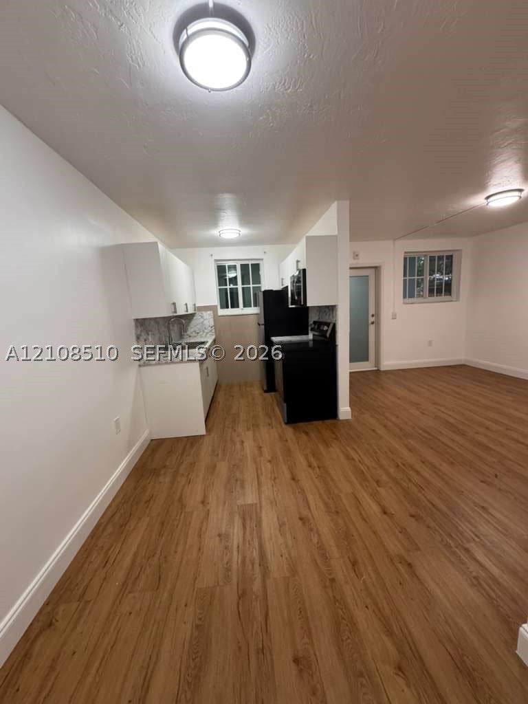 160 NE 55th St 11