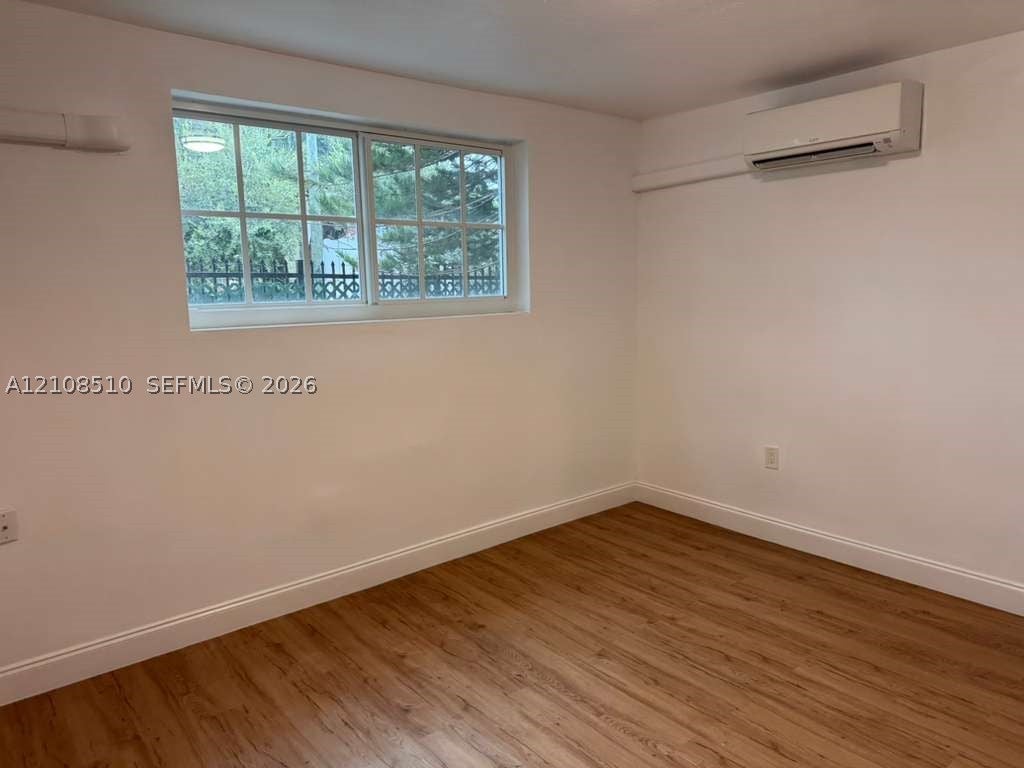 160 NE 55th St 11
