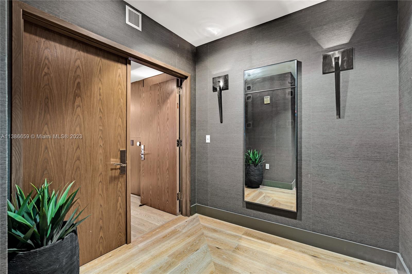 JADE OCEAN CONDO - Residential