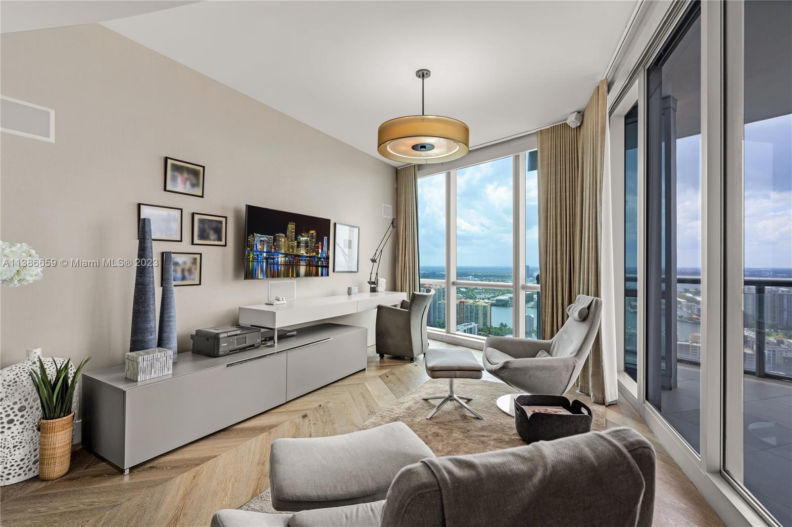 JADE OCEAN CONDO - Residential